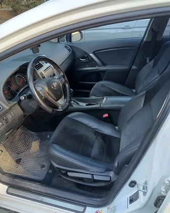 Toyota Avensis cena 36900 przebieg: 214000, rok produkcji 2013 z Warszawa małe 67